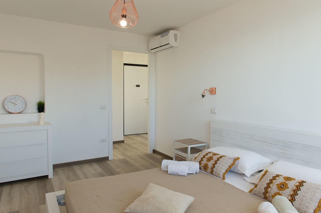 Ostia Holiday Mykonos Bagian luar foto